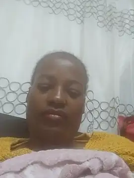 Snapshot of sexylira chatting on 06/16/26, 03:47 sexylira online show from 06/16/26, 03:47