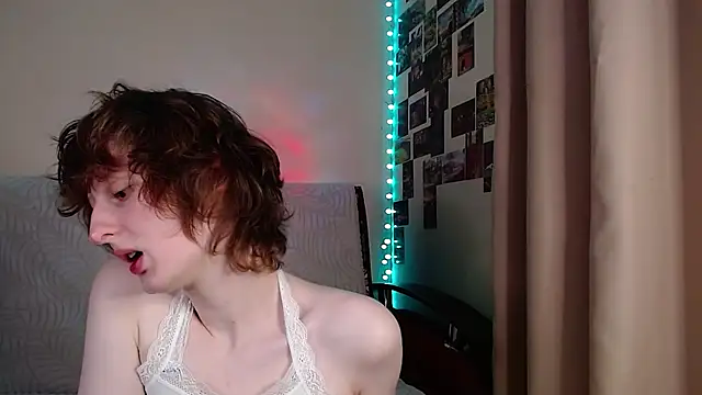 Snapshot of c0ralynx chatting on 03/23/25, 01:53 c0ralynx online show from 03/23/25, 01:53