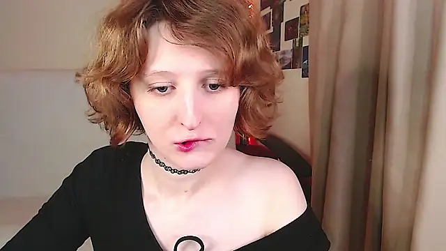 Snapshot of c0ralynx chatting on 10/22/25, 11:54 c0ralynx online show from 10/22/25, 11:54