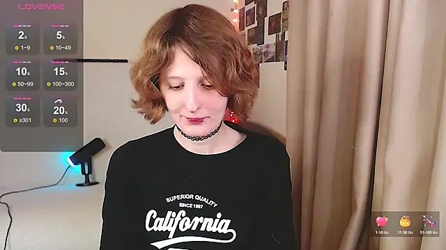 Snapshot of c0ralynx chatting on 10/31/25, 11:22 c0ralynx online show from 10/31/25, 11:22