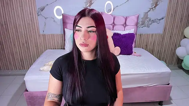 Nicolee19 online show from 04/07/26, 10:59