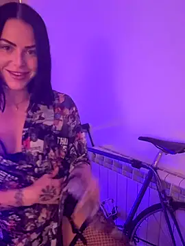 missninasparkle online show from 09/23/25, 10:57