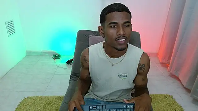 Snapshot of josua_smith chatting on 11/24/25, 12:32 josua smith online show from 11/24/25, 12:32