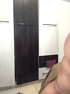 Snapshot of Elonelo chatting on 09/10/25, 06:02 Elonelo online show from 09/10/25, 06:02