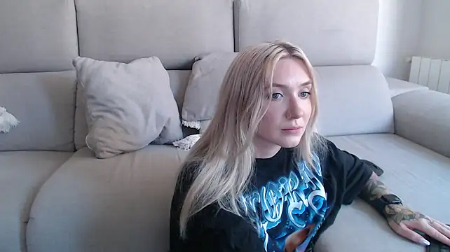 tattoobbgirl online show from 09/17/25, 11:56