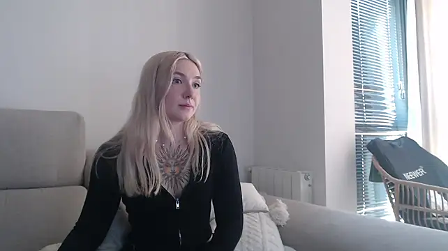 tattoobbgirl online show from 10/15/25, 11:32