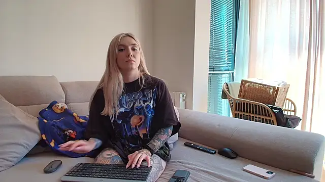 tattoobbgirl online show from 04/22/26, 02:18