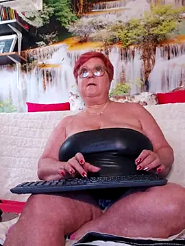 QueenPammy1 online show from 02/18/25, 06:37