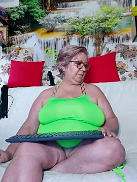 QueenPammy1 online show from 09/28/25, 06:41