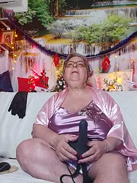 QueenPammy1 online show from 12/18/25, 05:46