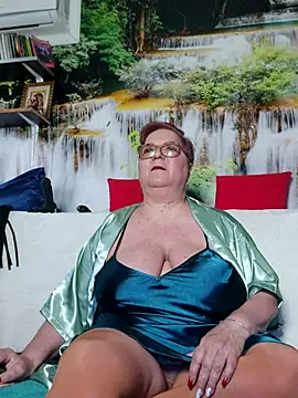 QueenPammy1 online show from 01/08/26, 07:43