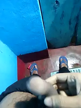 Snapshot of rickyxxxvvv chatting on 10/07/25, 05:43 rickyxxxvvv online show from 10/07/25, 05:43