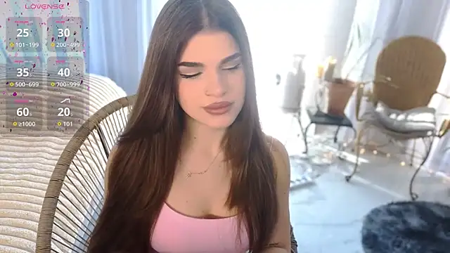 Snapshot of lili_hotly chatting on 05/16/26, 05:15 lili hotly online show from 05/16/26, 05:15