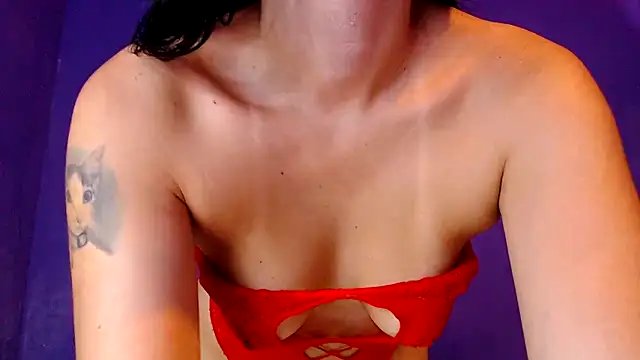 marina huerta03 online show from 10/11/25, 06:39