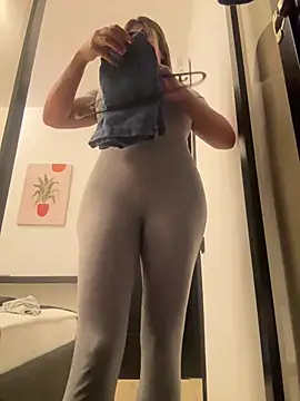Snapshot of ultimate_PAWG chatting on 06/19/26, 10:02 ultimate PAWG online show from 06/19/26, 10:02