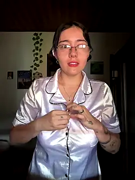 MitsuChan  online show from 10/17/25, 01:25