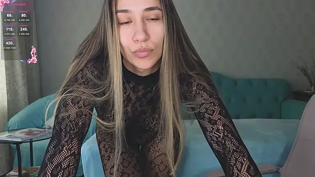 hot ass 18 online show from 04/15/26, 05:03