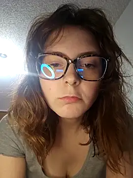 Snapshot of Tinyxteeny chatting on 03/18/25, 04:15 Tinyxteeny online show from 03/18/25, 04:15