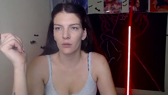 Snapshot of VanessaRey_ chatting on 11/26/25, 05:36 VanessaRey online show from 11/26/25, 05:36