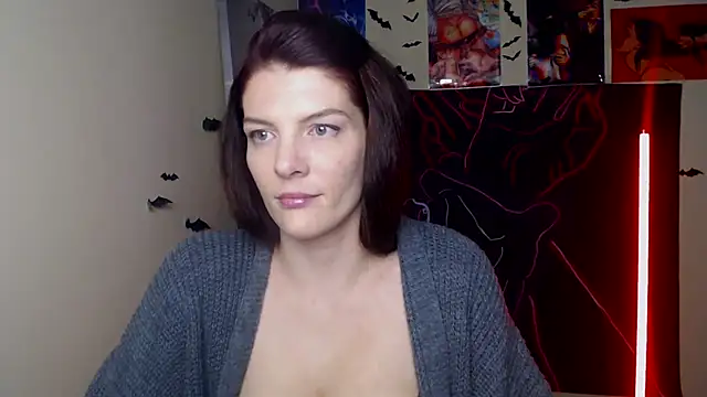 Snapshot of VanessaRey_ chatting on 11/29/25, 06:00 VanessaRey online show from 11/29/25, 06:00