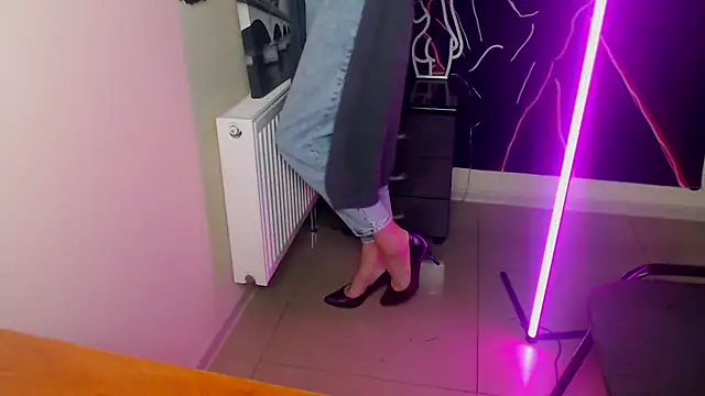 Snapshot of VanessaRey_ chatting on 11/30/25, 07:01 VanessaRey online show from 11/30/25, 07:01