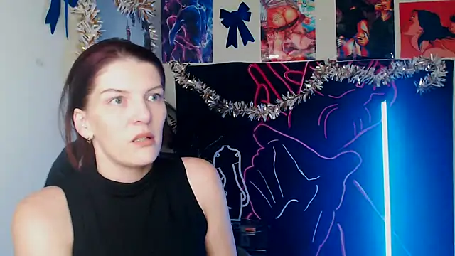 Snapshot of VanessaRey_ chatting on 12/15/25, 07:56 VanessaRey online show from 12/15/25, 07:56