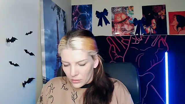 VanessaRey  online show from 04/18/26, 05:55