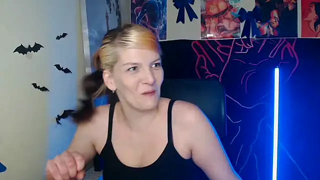 VanessaRey  online show from 04/21/26, 04:45