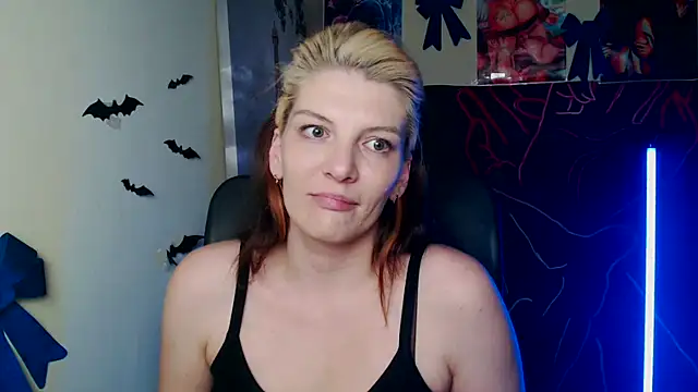 VanessaRey  online show from 04/22/26, 04:48