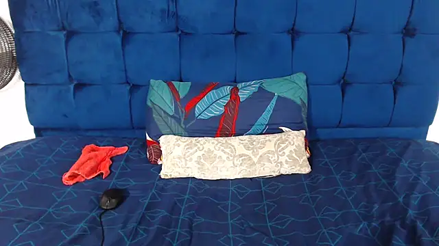 AriesCake online show from 12/18/25, 11:38