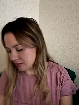 Snapshot of mollygirll chatting on 11/19/25, 09:53 mollygirll online show from 11/19/25, 09:53