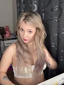 mollygirll online show from 04/27/26, 09:24