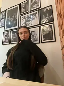 MilaBee online show from 03/21/25, 09:23