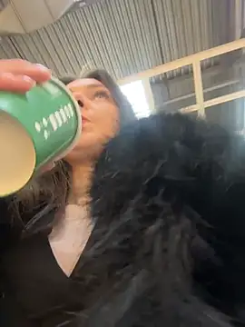 MilaBee online show from 03/08/26, 07:12