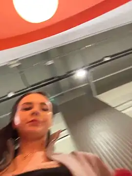 MilaBee online show from 04/23/26, 11:42