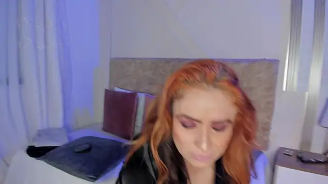 Snapshot of angelinarouse_ chatting on 09/27/25, 04:39 angelinarouse online show from 09/27/25, 04:39