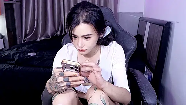 Snapshot of Rainbow-sweet chatting on 07/12/26, 06:21 Rainbow-sweet online show from 07/12/26, 06:21