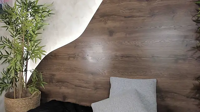 mia lacy  online show from 11/20/25, 07:46