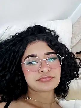 Yumeku 04  online show from 12/18/25, 07:47