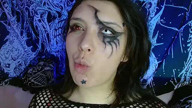 mikaskullcs online show from 10/18/25, 08:42