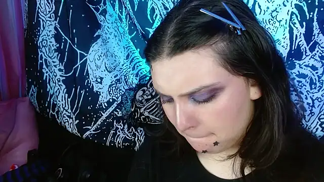 mikaskullcs online show from 10/21/25, 09:26