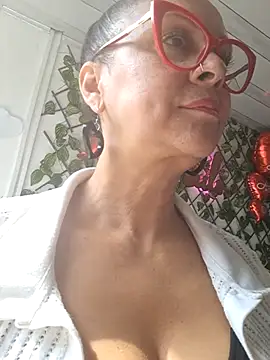 Amadamilf1980 online show from 09/26/25, 01:37