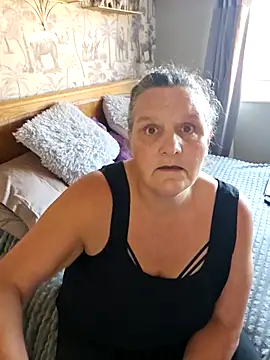 MissQueenBeex online show from 09/16/25, 04:41