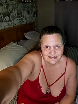 MissQueenBeex online show from 11/10/25, 04:17