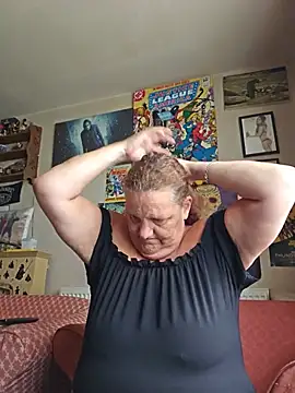 MissQueenBeex online show from 07/31/26, 07:52