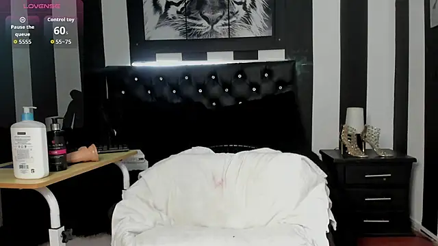 dirtyplayluna online show from 09/25/25, 12:20