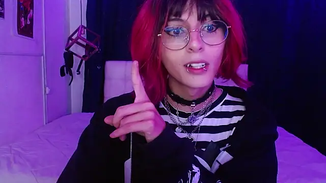 goth minerva online show from 10/20/25, 01:44