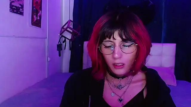 goth minerva online show from 10/24/25, 01:51