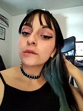 KARINNA  RAVEN online show from 11/30/25, 10:14