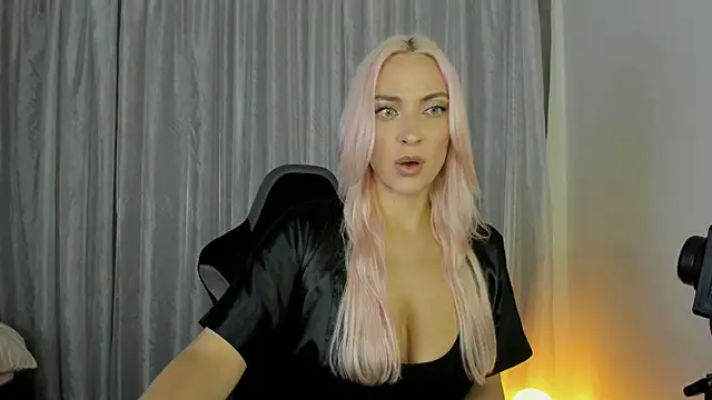  Miss Valentina  online show from 04/22/26, 04:52